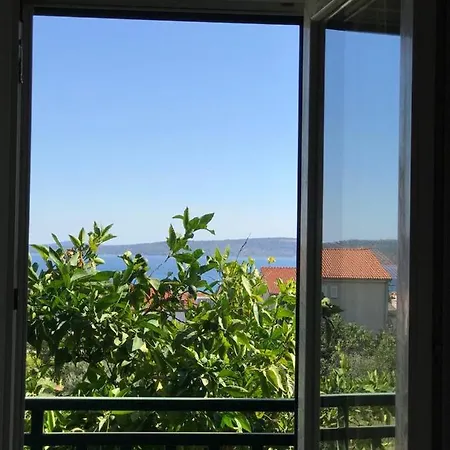 Green Tekoma * Kaštela